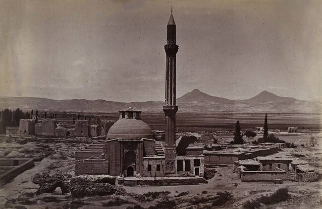 foto-1-(ince-minareli-medrese--minaresi-yikilmadan-once).jpg
